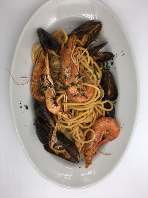 Spaghetti di nostra produzione allo scoglio Spaghetti di nostra produzione allo scoglio